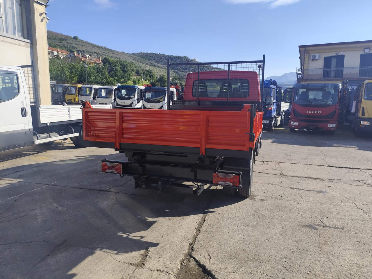 Furgoneta basculante IVECO DAILY 35C13: foto 15