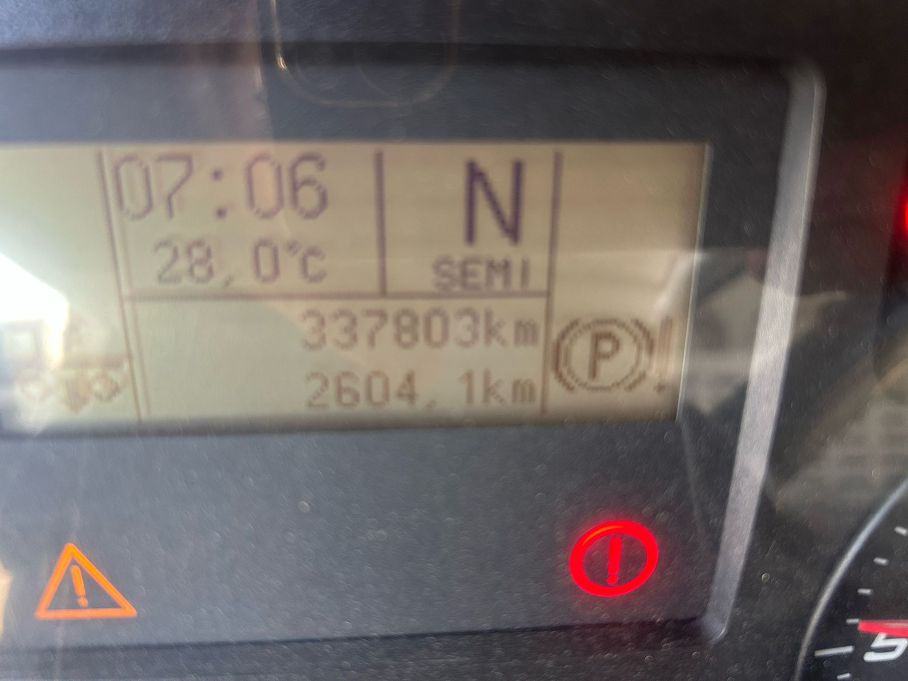 IVECO EUROCARGO 140-250 - Camión grúa, Camión volquete: foto 2 IVECO EUROCARGO 140-250 - Camión grúa, Camión volquete: foto 2