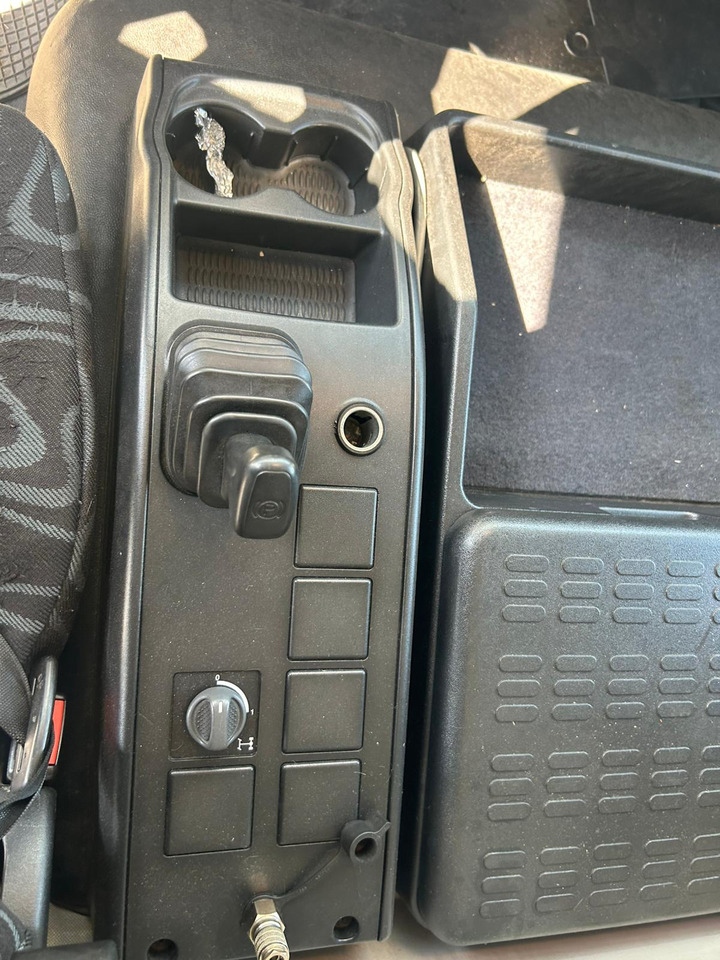 Camión grúa IVECO EUROCARGO 160-280: foto 28 Camión grúa IVECO EUROCARGO 160-280: foto 28