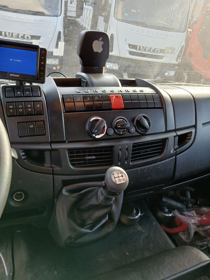 IVECO EUROCARGO 180-320 - Camión grúa, Camión volquete: foto 4 IVECO EUROCARGO 180-320 - Camión grúa, Camión volquete: foto 4