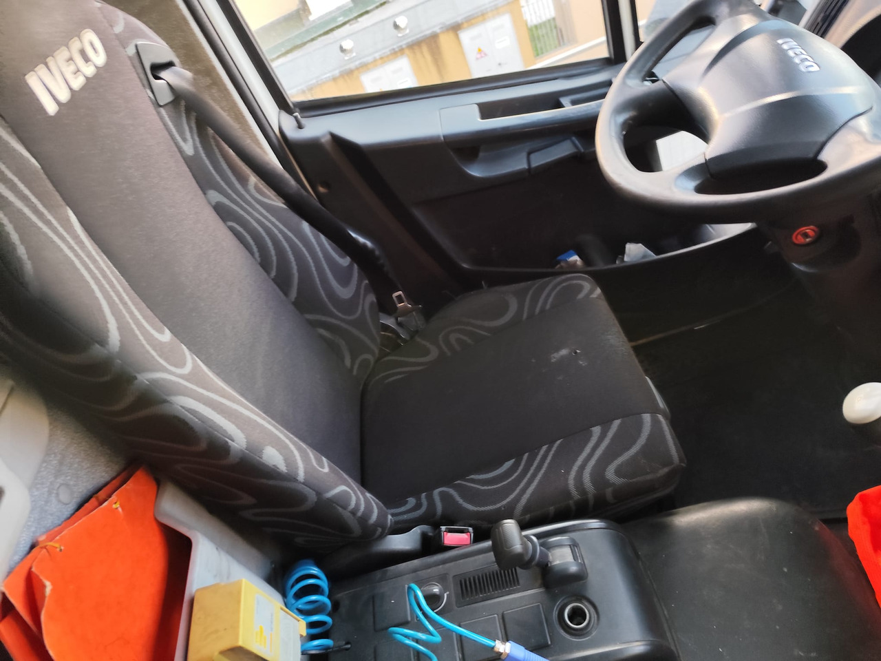 IVECO EUROCARGO 180E25 - Camión grúa, Camión grúa: foto 4 IVECO EUROCARGO 180E25 - Camión grúa, Camión grúa: foto 4