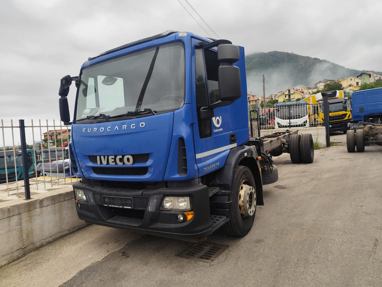 IVECO EUROCARGO 190EL28 - Camión chasis: foto 1 IVECO EUROCARGO 190EL28 - Camión chasis: foto 1