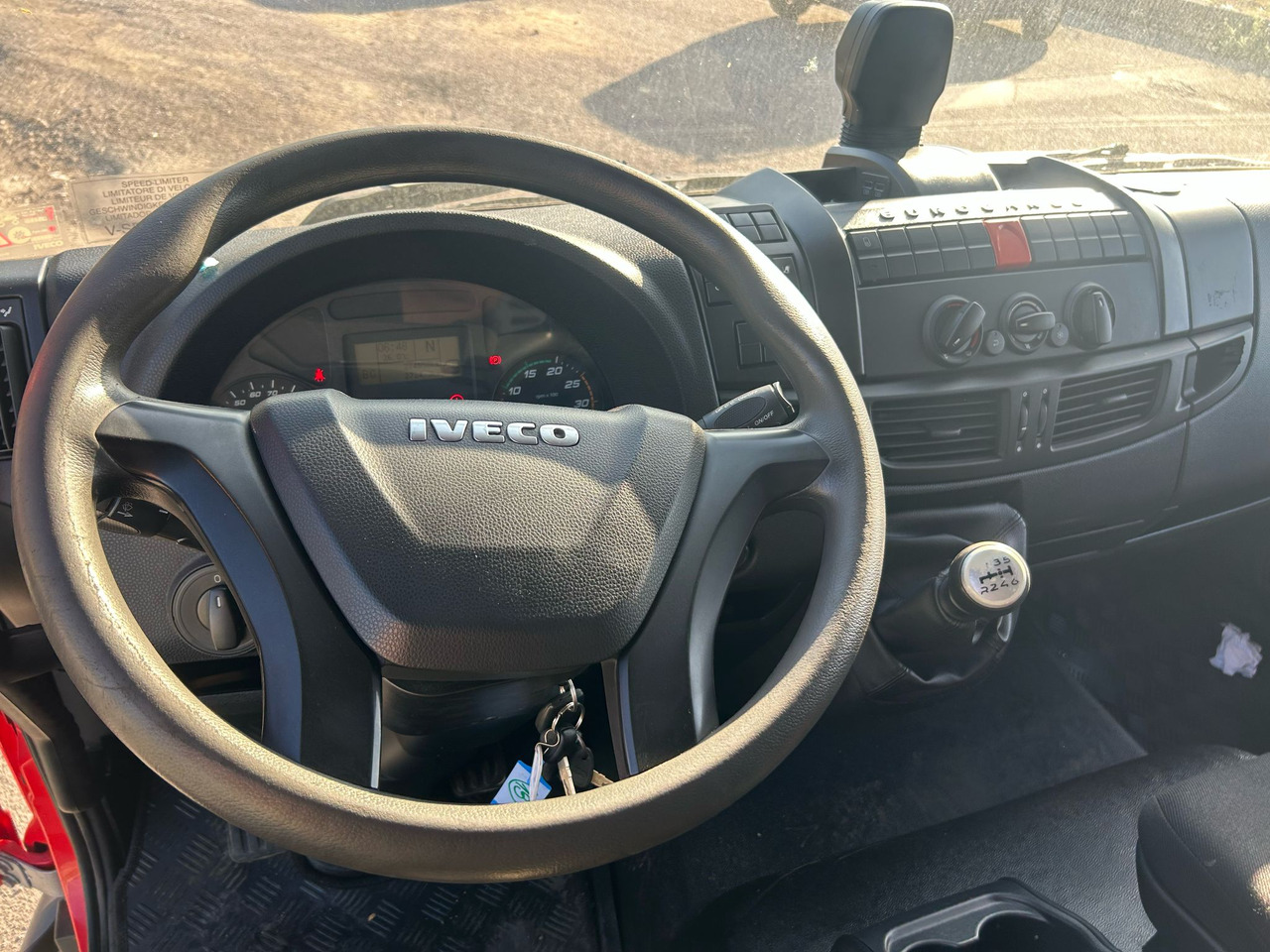 IVECO EUROCARGO 80-190 - Camión chasis: foto 3 IVECO EUROCARGO 80-190 - Camión chasis: foto 3