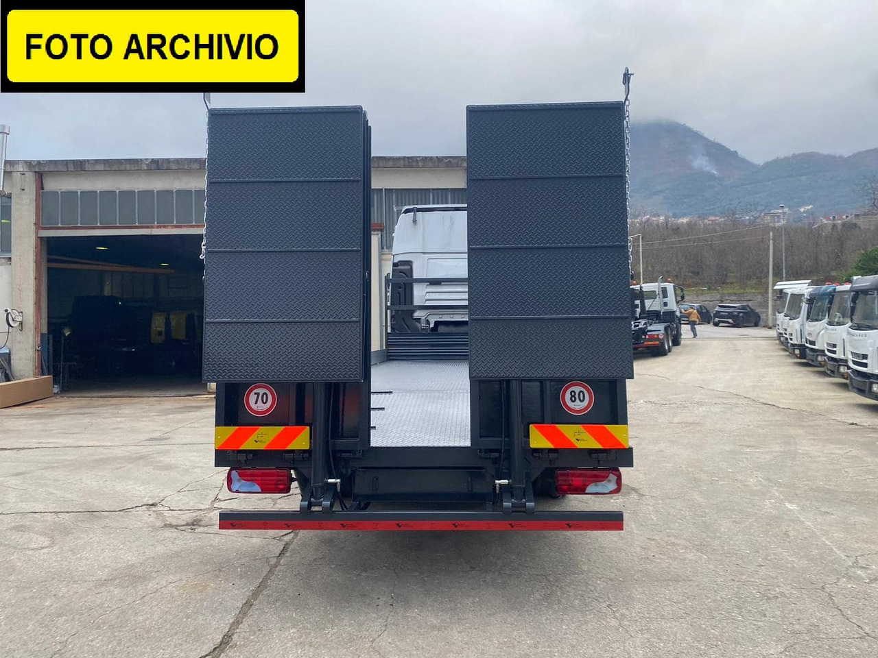 IVECO STRALIS 260S36 - Camión caja abierta, Camión grúa: foto 3 IVECO STRALIS 260S36 - Camión caja abierta, Camión grúa: foto 3