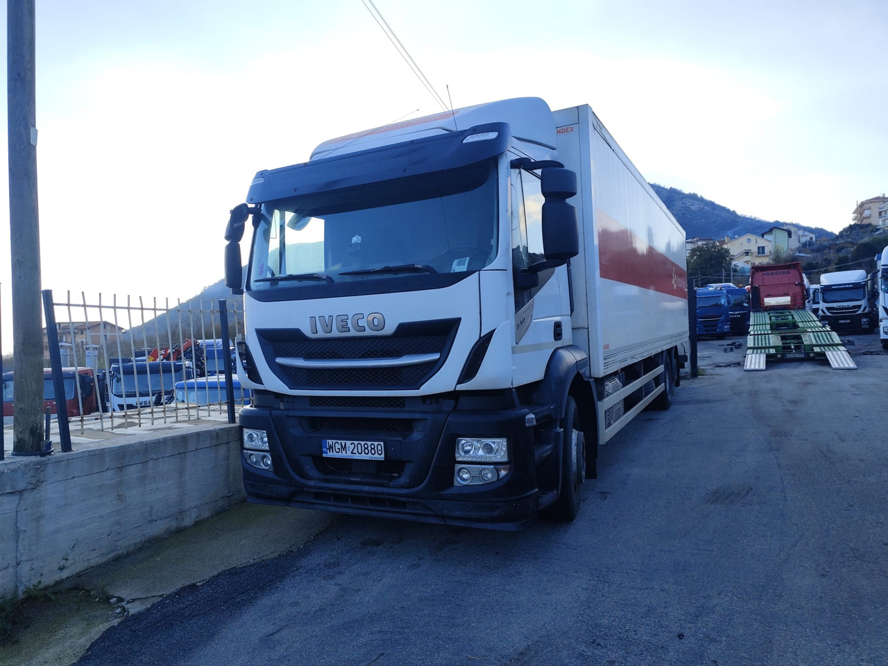 IVECO STRALIS AD 260S31 XP - Camión chasis: foto 1 IVECO STRALIS AD 260S31 XP - Camión chasis: foto 1