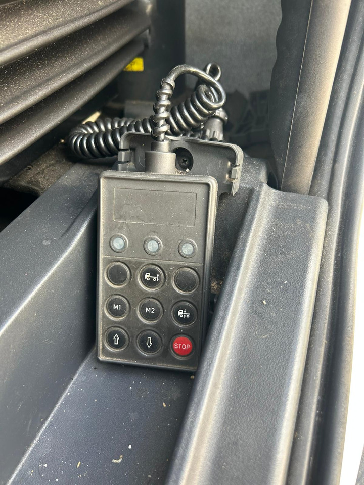 Camión chasis IVECO STRALIS AD 260S31 XP: foto 26