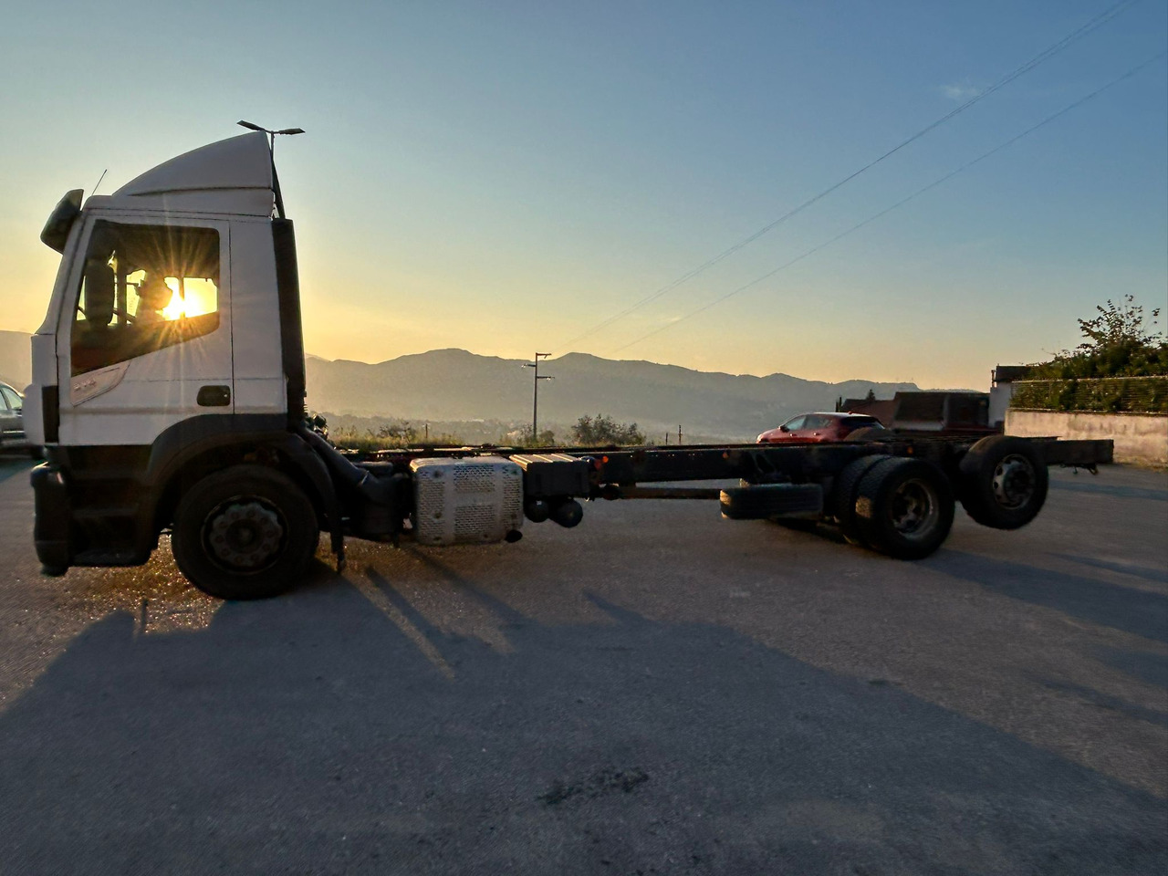 IVECO STRALIS AD 260S31 XP - Camión chasis: foto 2 IVECO STRALIS AD 260S31 XP - Camión chasis: foto 2