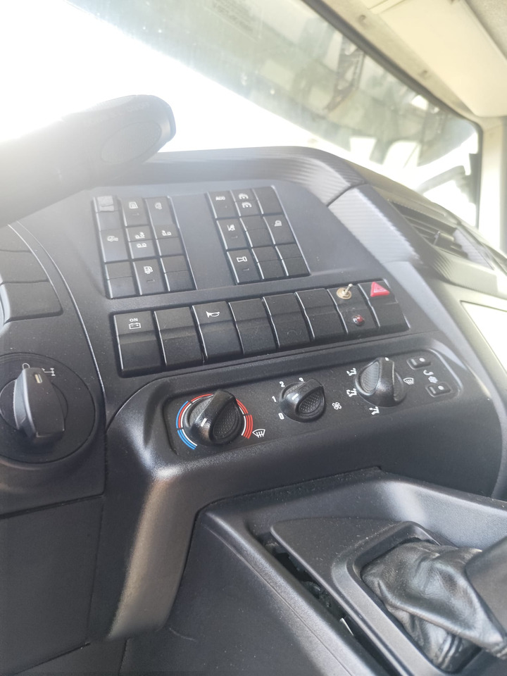 IVECO STRALIS AD 260S31 Y/P - Camión chasis: foto 3 IVECO STRALIS AD 260S31 Y/P - Camión chasis: foto 3