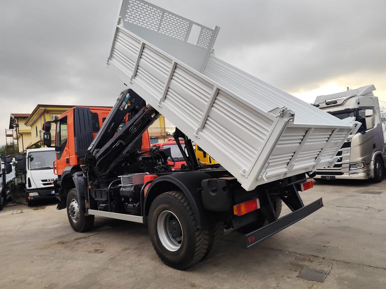 IVECO TRAKKER 190T36 - Camión grúa: foto 5 IVECO TRAKKER 190T36 - Camión grúa: foto 5