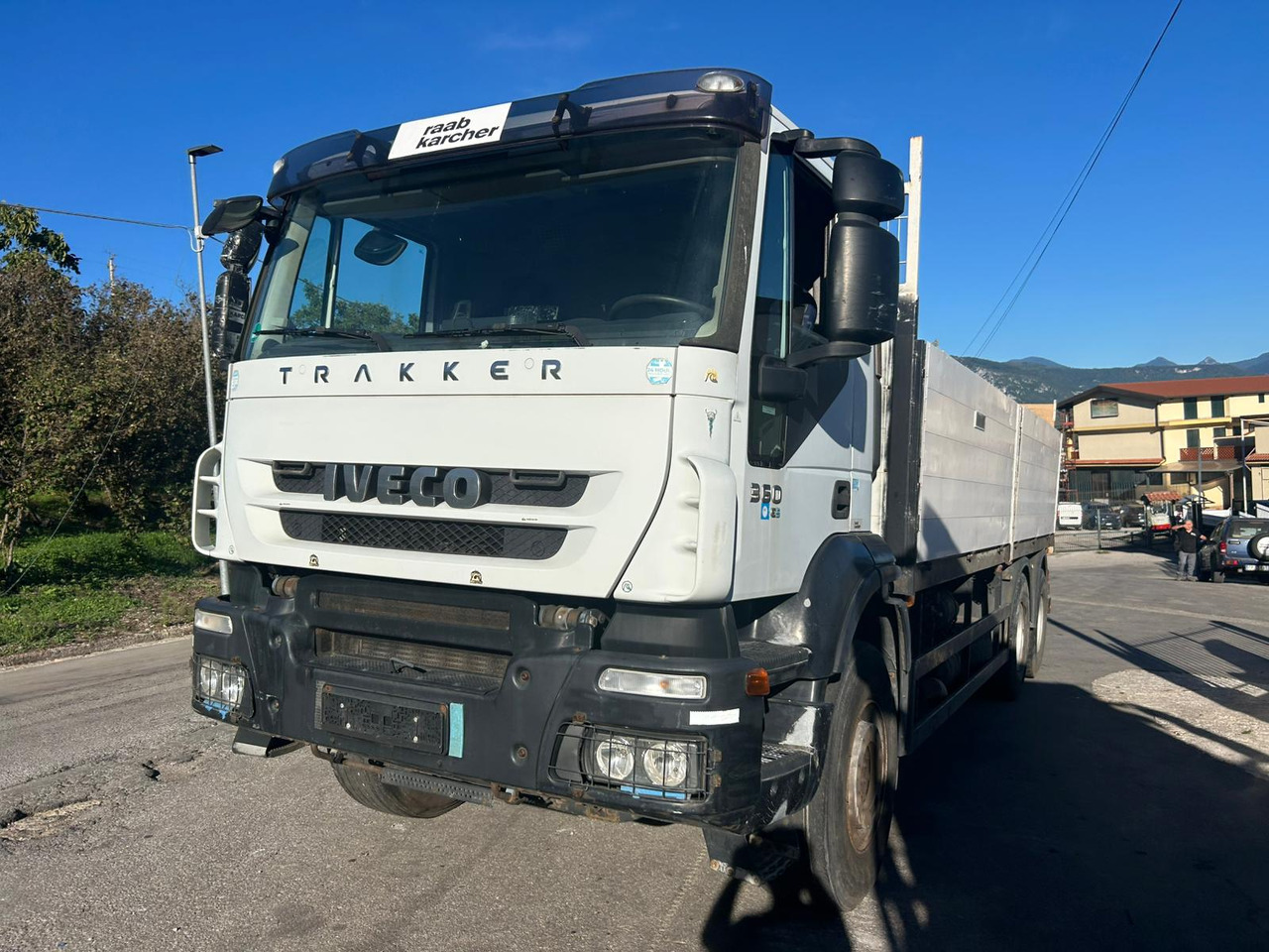 IVECO TRAKKER 260T36 - Camión caja abierta: foto 1 IVECO TRAKKER 260T36 - Camión caja abierta: foto 1