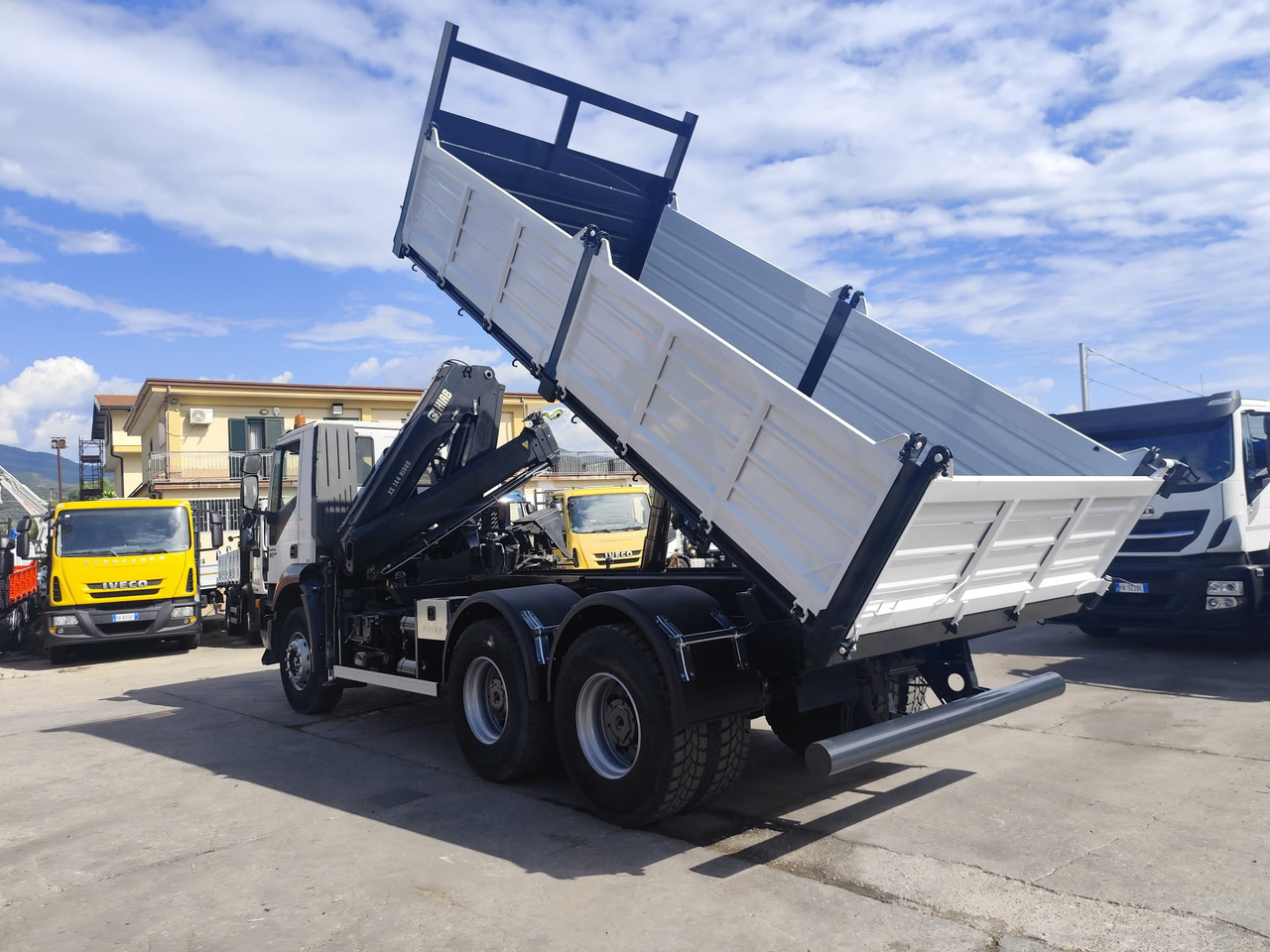 IVECO TRAKKER 260T36 - Camión grúa: foto 5 IVECO TRAKKER 260T36 - Camión grúa: foto 5