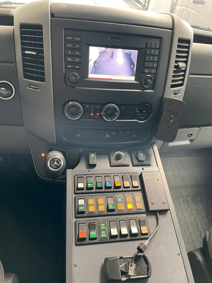Leasing de  Mercedes-Benz Sprinter II Rettungswagen 519 CDI Mercedes-Benz Sprinter II Rettungswagen 519 CDI: foto 10