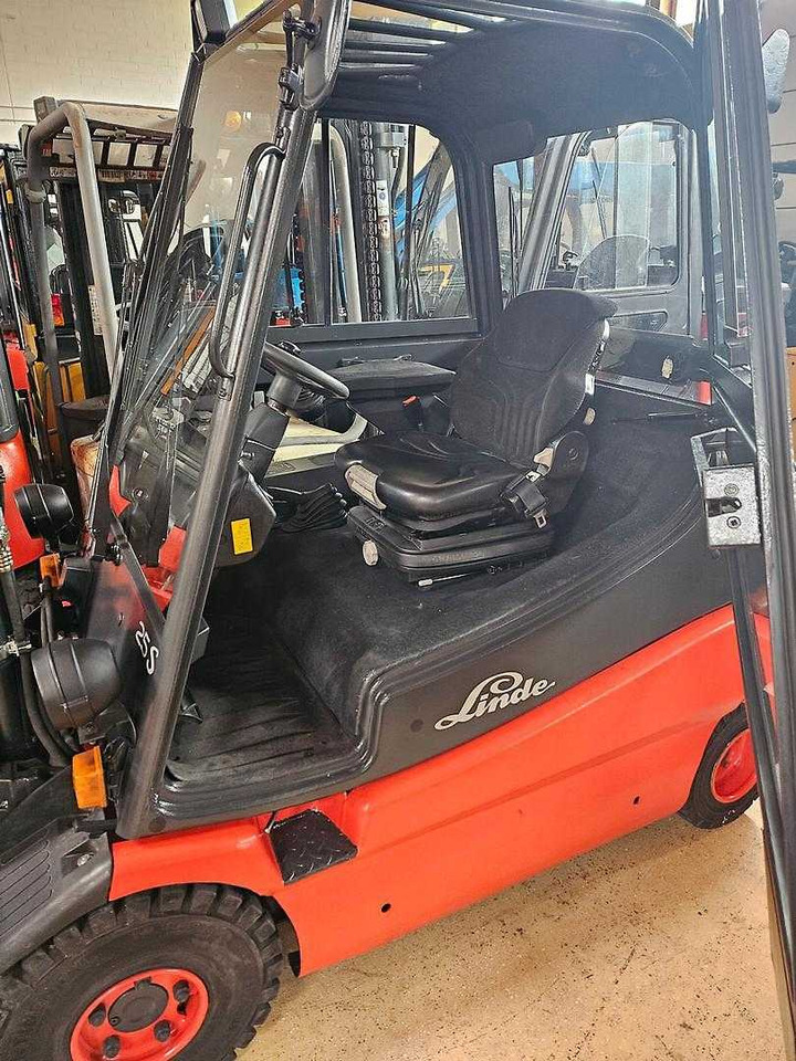 Linde E25S-03 - Carretilla elevadora eléctrica: foto 5 Linde E25S-03 - Carretilla elevadora eléctrica: foto 5