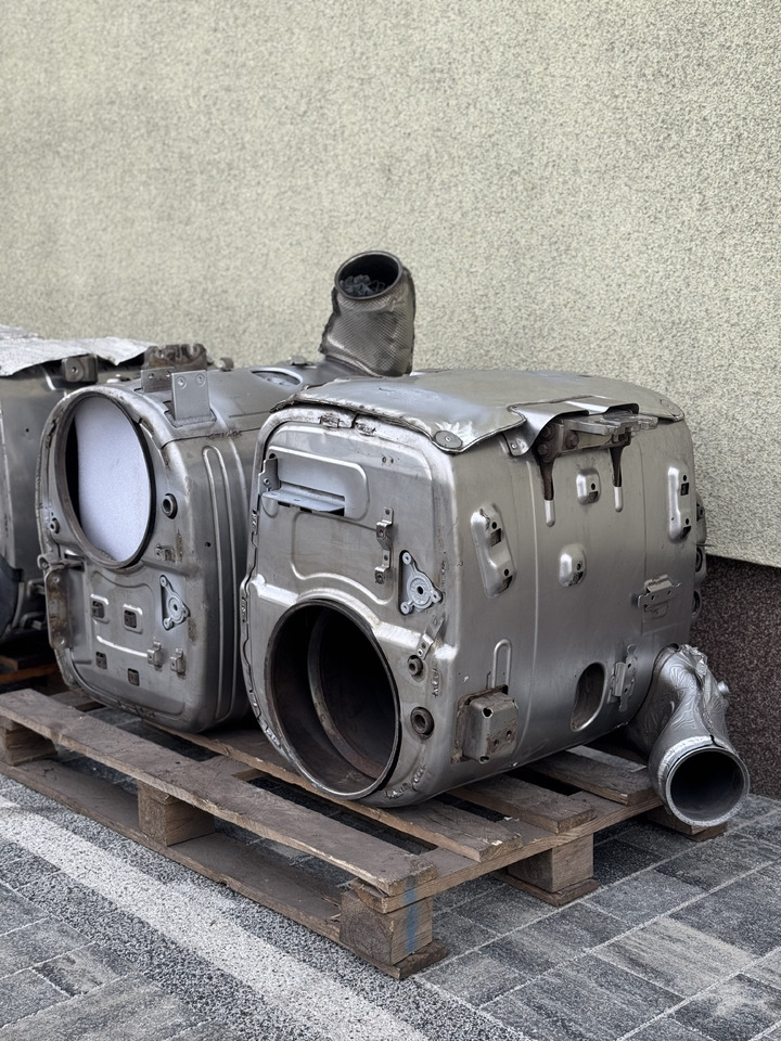 DAF XF 106 XG CF Efficient catalytic converters - Silenciador/ Sistema de escape para Camión: foto 4 DAF XF 106 XG CF Efficient catalytic converters - Silenciador/ Sistema de escape para Camión: foto 4