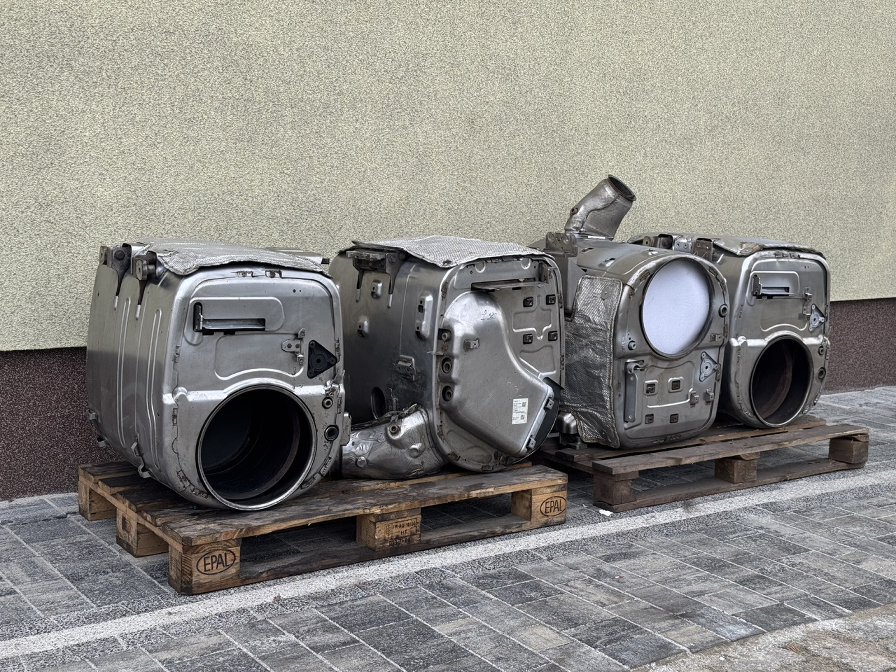 DAF XF 106 XG CF Efficient catalytic converters - Silenciador/ Sistema de escape para Camión: foto 2 DAF XF 106 XG CF Efficient catalytic converters - Silenciador/ Sistema de escape para Camión: foto 2