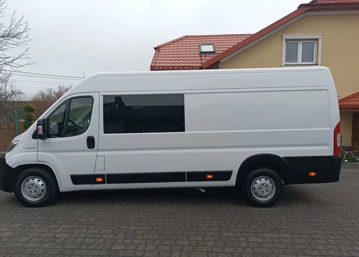 Fiat Ducato Max Brygadowy 7-osobowy 2.3 180ps. - Furgoneta combi: foto 3 Fiat Ducato Max Brygadowy 7-osobowy 2.3 180ps. - Furgoneta combi: foto 3