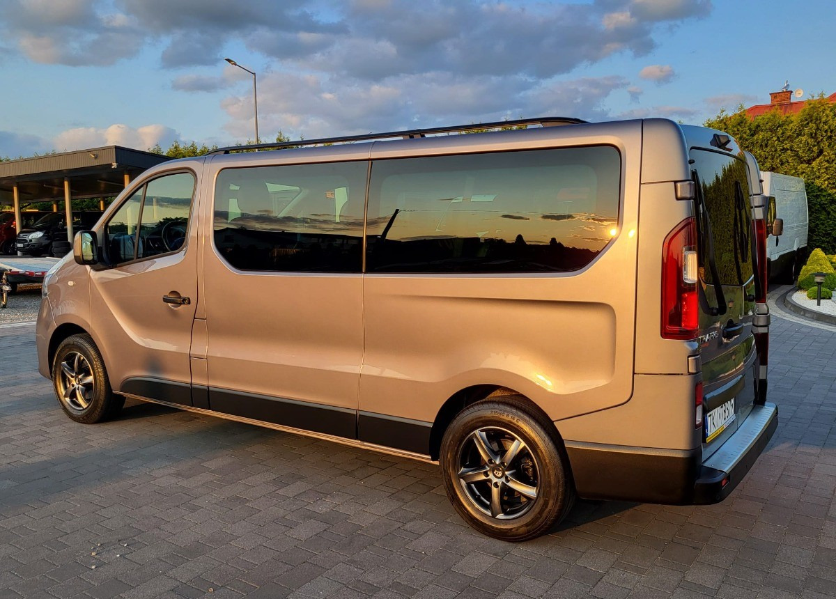 Renault Trafic Long 9-osobowy 2.0 150ps. - Furgoneta combi: foto 2 Renault Trafic Long 9-osobowy 2.0 150ps. - Furgoneta combi: foto 2