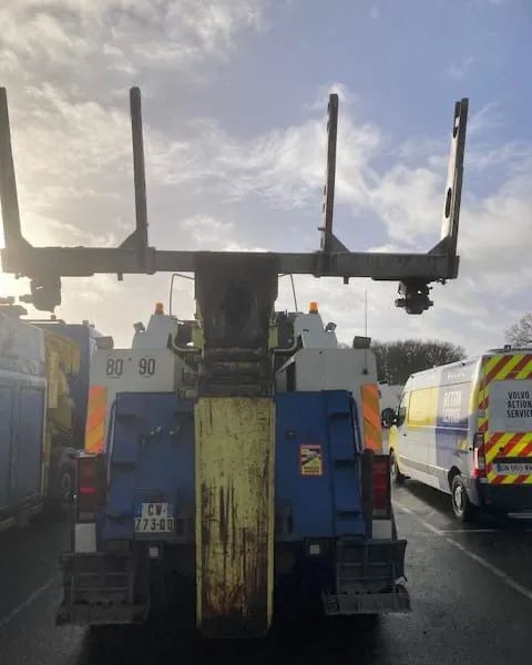 Volvo FL10 - Grua de remolque autos: foto 4 Volvo FL10 - Grua de remolque autos: foto 4