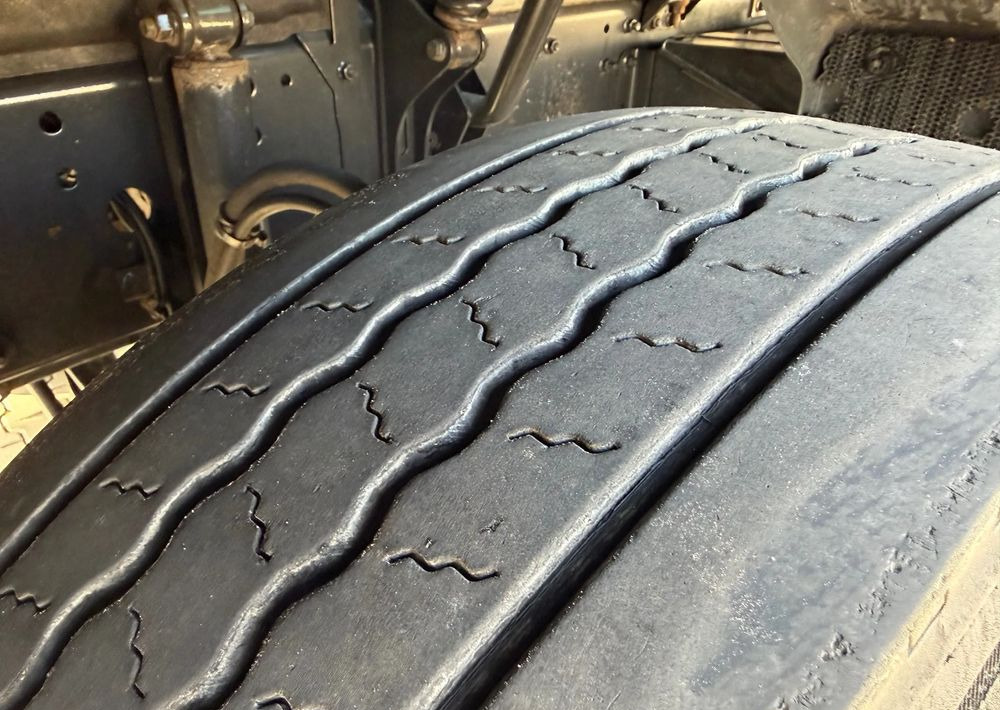 Camión caja cerrada MAN TGM 18.250 Ładownośc 9800 kg: foto 13 Camión caja cerrada MAN TGM 18.250 Ładownośc 9800 kg: foto 13