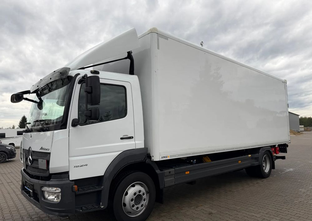 Mercedes-Benz ATEGO 1524 - Camión caja cerrada: foto 2 Mercedes-Benz ATEGO 1524 - Camión caja cerrada: foto 2