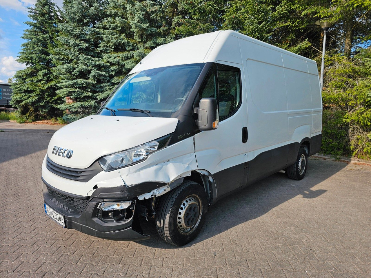 Iveco DAILY 35-160 L3H2 Nur 129tkm ! Leichte unfall - Furgón: foto 2 Iveco DAILY 35-160 L3H2 Nur 129tkm ! Leichte unfall - Furgón: foto 2