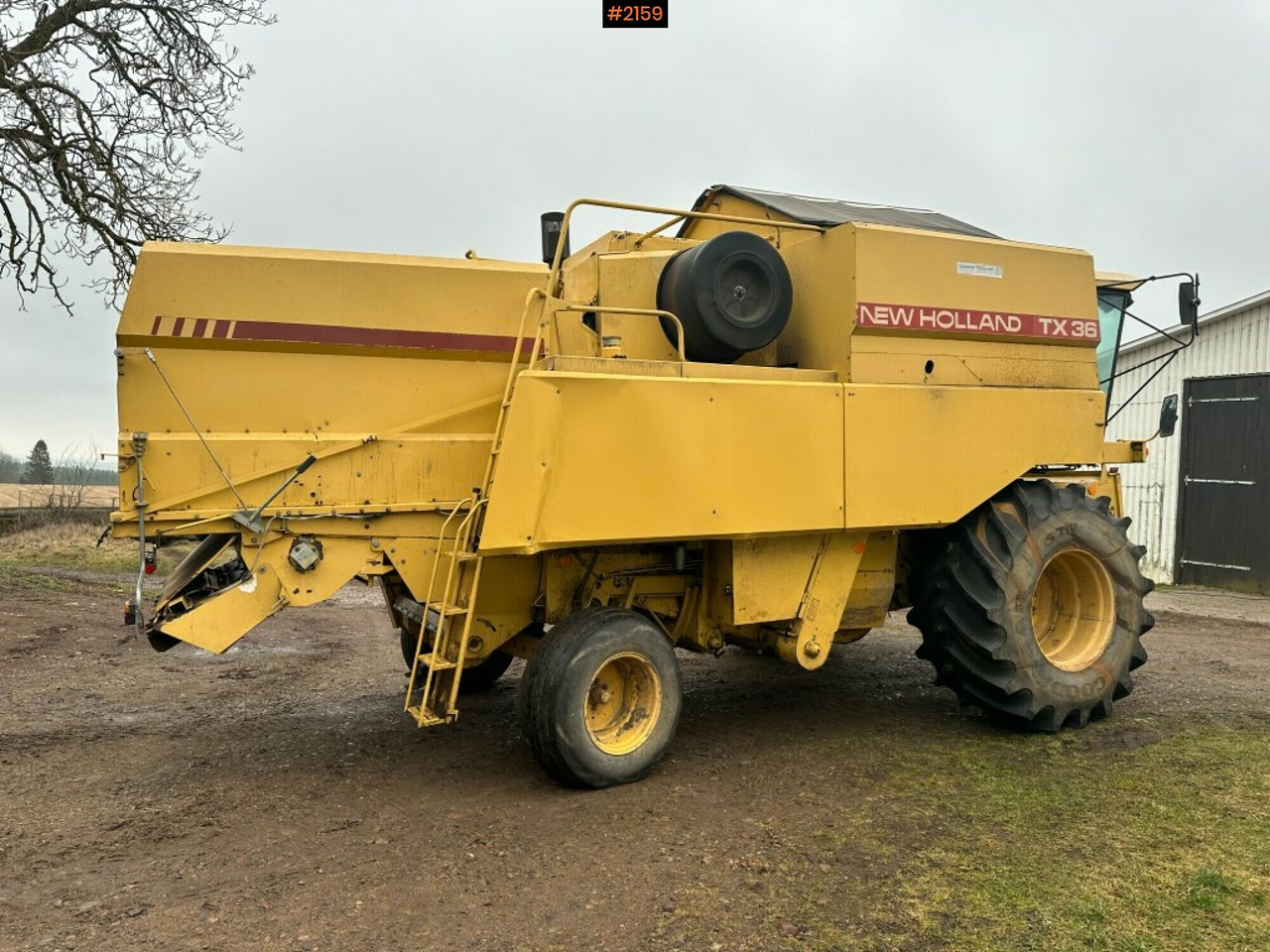 Combine harvester New Holland TX36 20 ft header with wagon (see video) - Cosechadora de granos: foto 4 Combine harvester New Holland TX36 20 ft header with wagon (see video) - Cosechadora de granos: foto 4