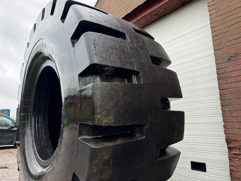 Diversen Liftguard L-5 45/65-45 HEAVY DUTY TIRE - Neumático: foto 4 Diversen Liftguard L-5 45/65-45 HEAVY DUTY TIRE - Neumático: foto 4