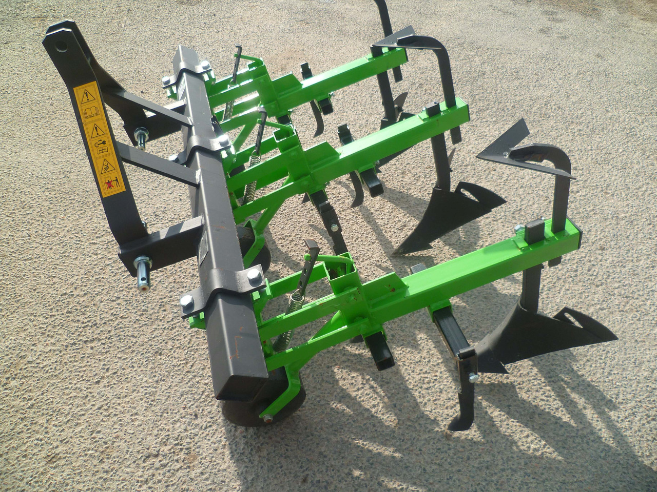 BOMET Bineuse Butteuse 2 rangs NORMA - Equipo para trabajo del suelo: foto 2 BOMET Bineuse Butteuse 2 rangs NORMA - Equipo para trabajo del suelo: foto 2