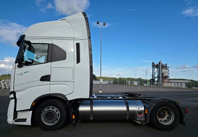 IvecoS-Way 460 4x2 LNG / LBG - Cabeza tractora: foto 2 IvecoS-Way 460 4x2 LNG / LBG - Cabeza tractora: foto 2