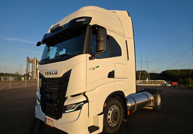 IvecoS-Way 460 4x2 LNG / LBG - Cabeza tractora: foto 1 IvecoS-Way 460 4x2 LNG / LBG - Cabeza tractora: foto 1