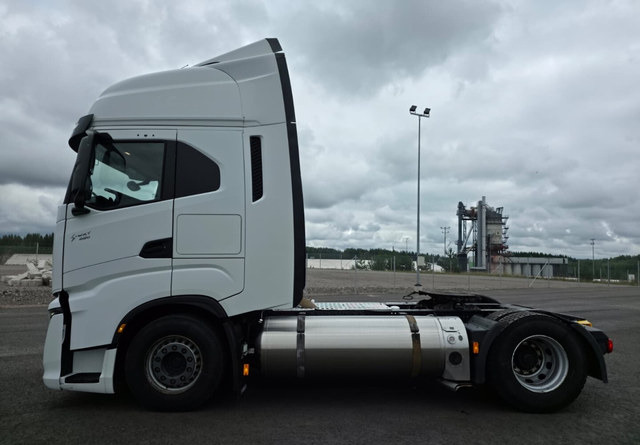 IvecoS-Way 460 4x2 LNG / LBG - Cabeza tractora: foto 2 IvecoS-Way 460 4x2 LNG / LBG - Cabeza tractora: foto 2