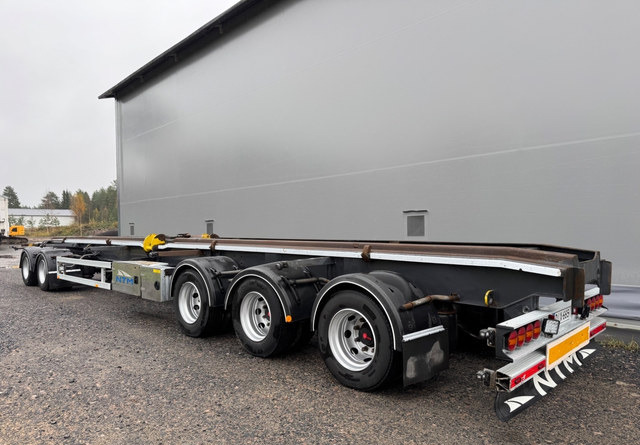 NTMVaihtolavaperävaunu - Remolque multilift/ Portacontenedores de cadenas: foto 3 NTMVaihtolavaperävaunu - Remolque multilift/ Portacontenedores de cadenas: foto 3