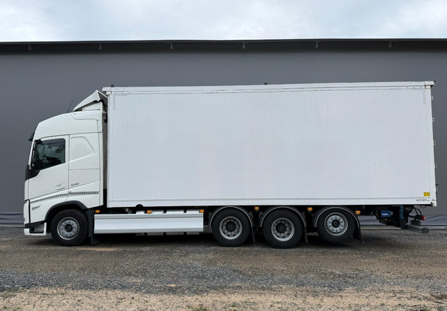 VolvoFH 540 8x4 66m3 - Camión caja cerrada: foto 3 VolvoFH 540 8x4 66m3 - Camión caja cerrada: foto 3