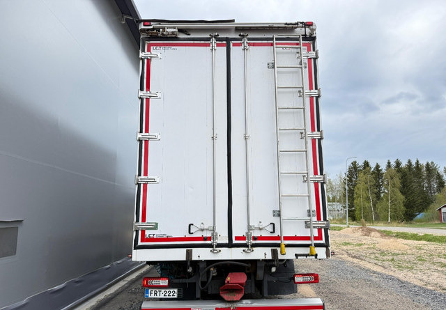 VolvoFH 540 8x4 66m3 - Camión caja cerrada: foto 5 VolvoFH 540 8x4 66m3 - Camión caja cerrada: foto 5