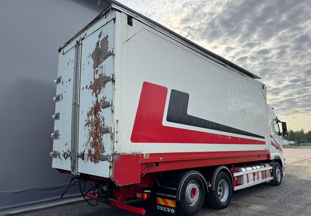 VolvoFH13 500 6x2 Rahtikaappi - Camión caja cerrada: foto 4 VolvoFH13 500 6x2 Rahtikaappi - Camión caja cerrada: foto 4