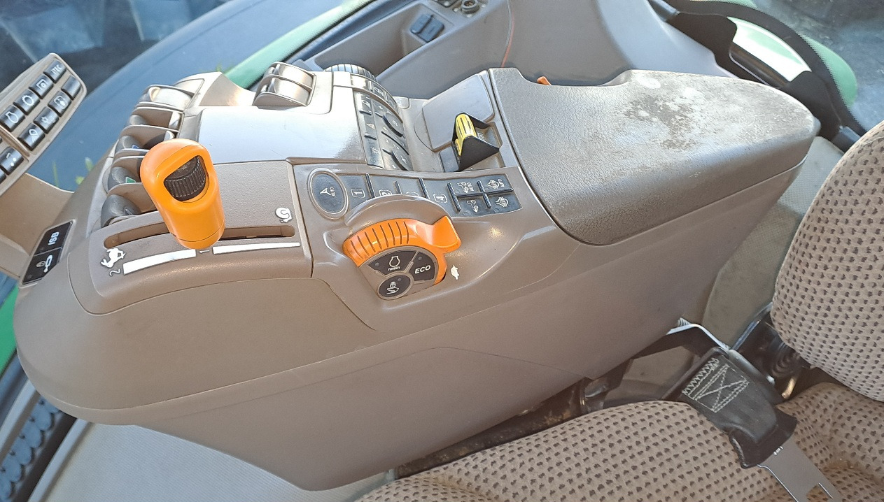 JOHN DEERE 7230R - ASTA AGRIBERTOCCHI - Tractor: foto 5 JOHN DEERE 7230R - ASTA AGRIBERTOCCHI - Tractor: foto 5