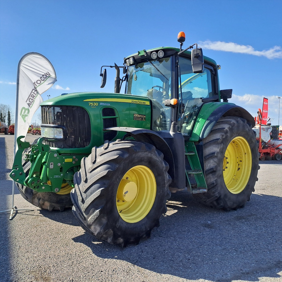 JOHN DEERE 7530 PREMIUM - Tractor: foto 1 JOHN DEERE 7530 PREMIUM - Tractor: foto 1