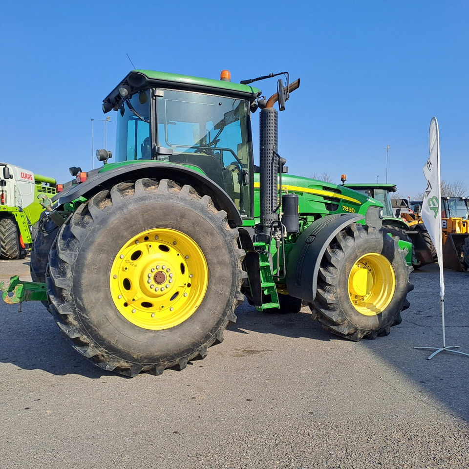 JOHN DEERE 7830 - Tractor: foto 3 JOHN DEERE 7830 - Tractor: foto 3