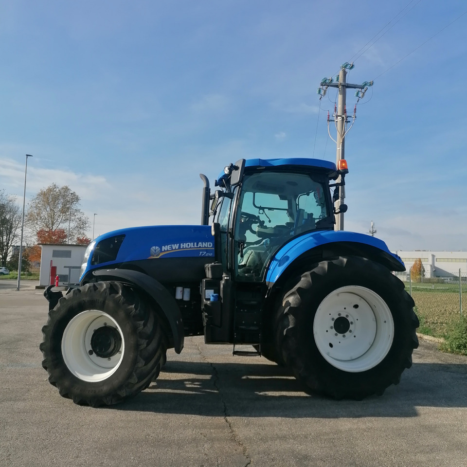 NEW HOLLAND T7 210 - Tractor: foto 2 NEW HOLLAND T7 210 - Tractor: foto 2