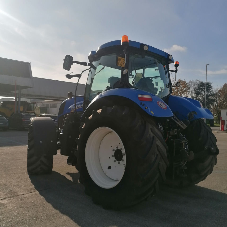 NEW HOLLAND T7 210 - Tractor: foto 1 NEW HOLLAND T7 210 - Tractor: foto 1