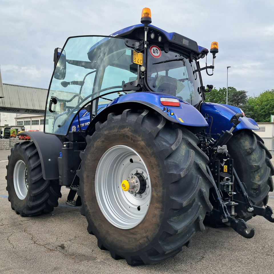 NEW HOLLAND T7 270 - Tractor: foto 2 NEW HOLLAND T7 270 - Tractor: foto 2