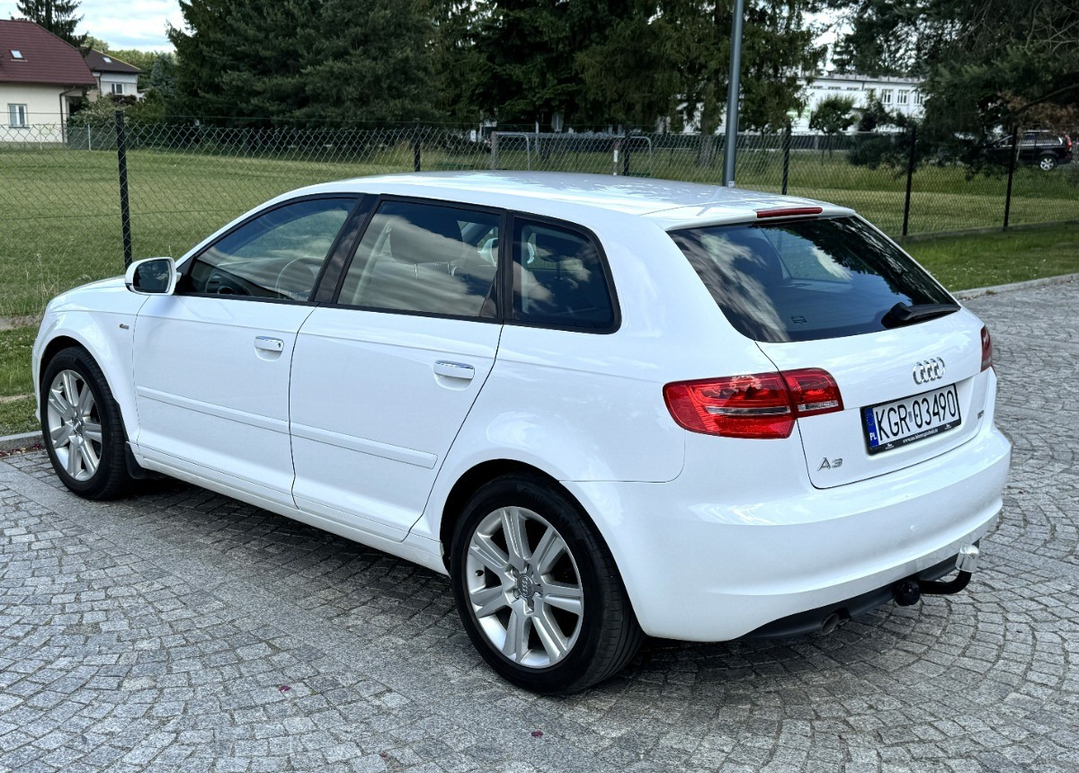 Audi A3 1.6 TDI 105KM Bezwypadkowy potwierdzony przebieg AUTO BARDZO ZADBANE - Coche: foto 4 Audi A3 1.6 TDI 105KM Bezwypadkowy potwierdzony przebieg AUTO BARDZO ZADBANE - Coche: foto 4
