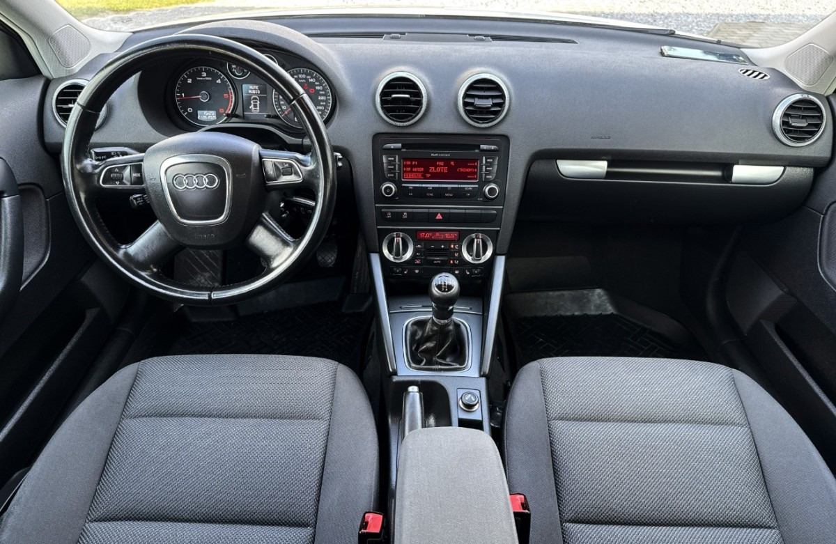 Audi A3 1.6 TDI 105KM Bezwypadkowy potwierdzony przebieg AUTO BARDZO ZADBANE - Coche: foto 5 Audi A3 1.6 TDI 105KM Bezwypadkowy potwierdzony przebieg AUTO BARDZO ZADBANE - Coche: foto 5