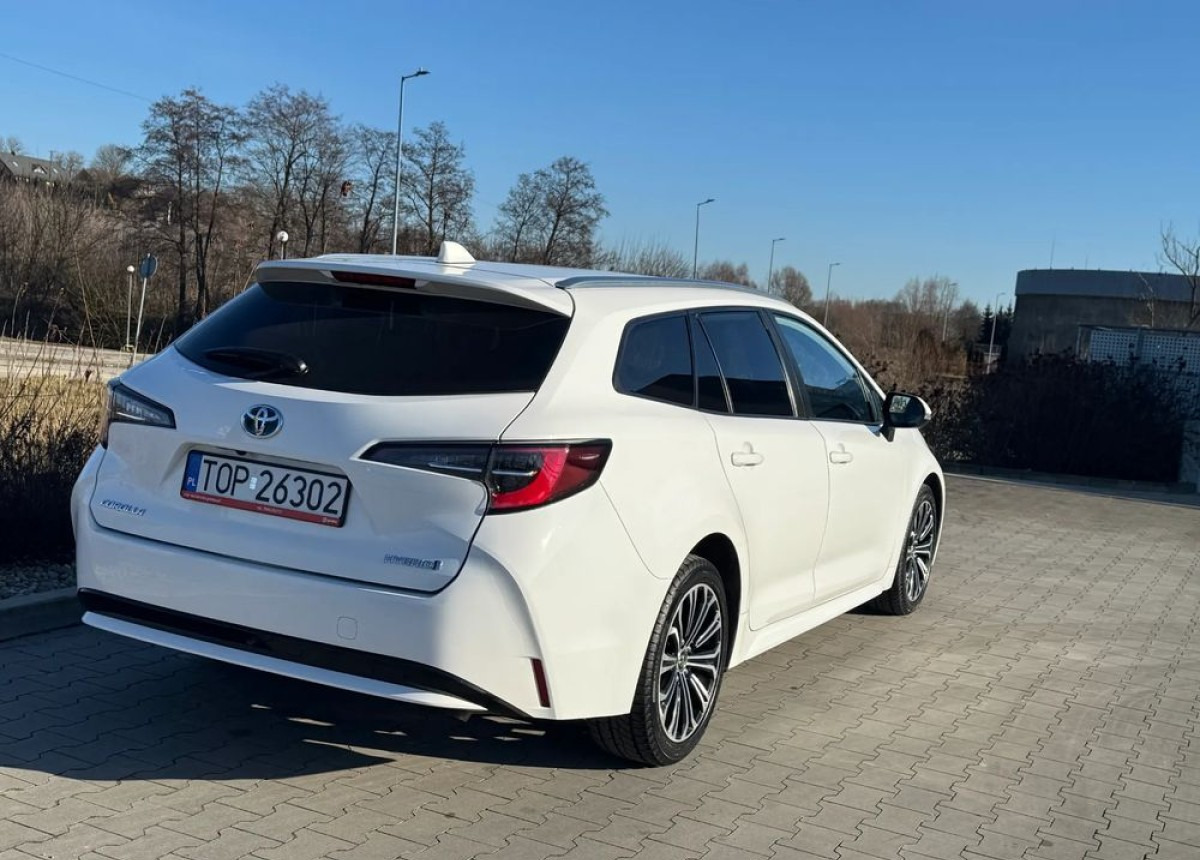 Toyota Corolla 1.8 Hybrid Active Niski przebieg LED FV23 W SUPER STANIE - Coche: foto 2 Toyota Corolla 1.8 Hybrid Active Niski przebieg LED FV23 W SUPER STANIE - Coche: foto 2
