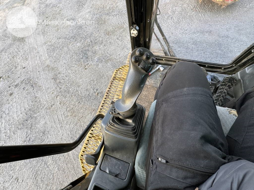 Excavadora de cadenas CAT 324 D L: foto 30