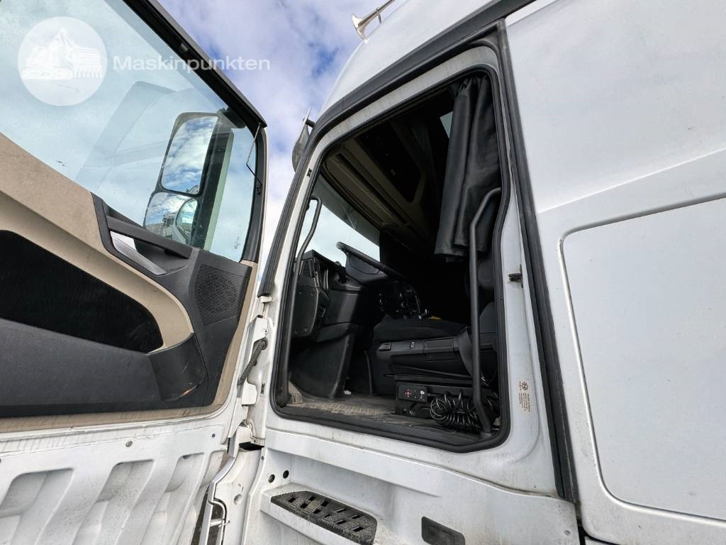 Cabeza tractora Mercedes-Benz Actros 2551: foto 38