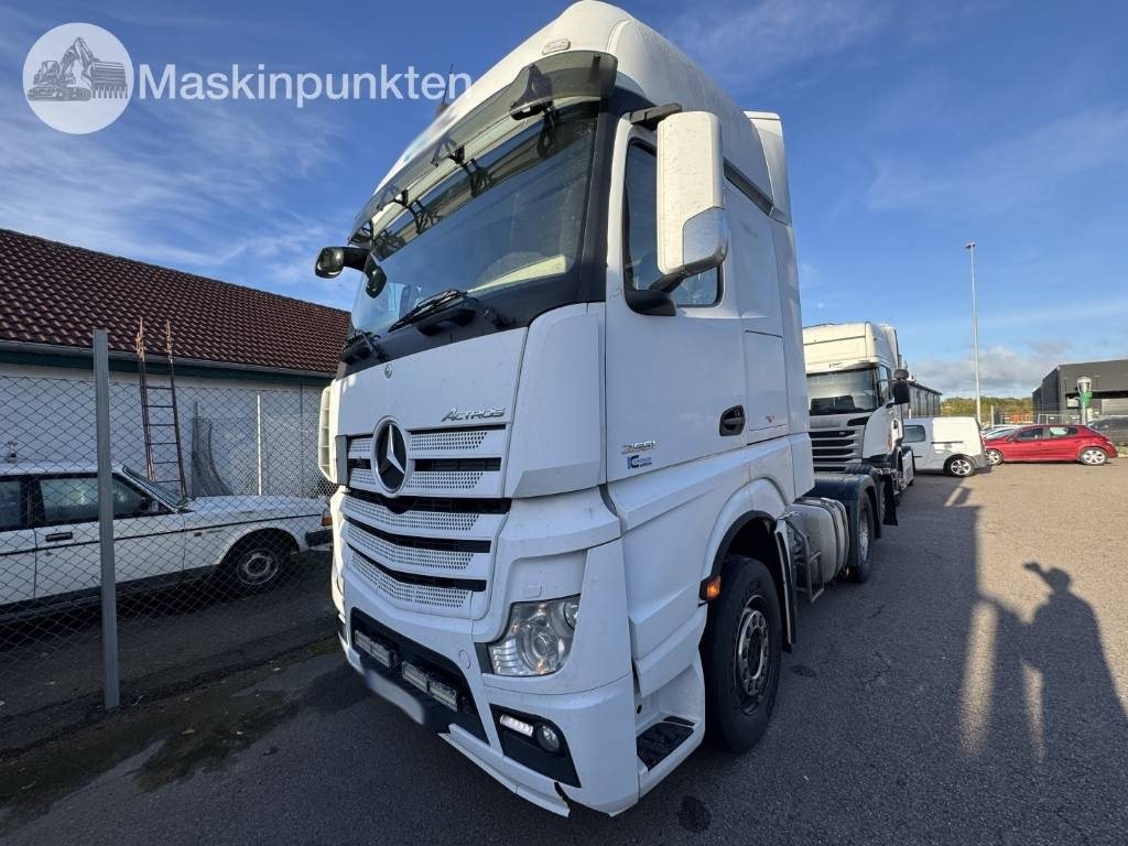 Mercedes-Benz Actros 963-4-C - Cabeza tractora: foto 1 Mercedes-Benz Actros 963-4-C - Cabeza tractora: foto 1