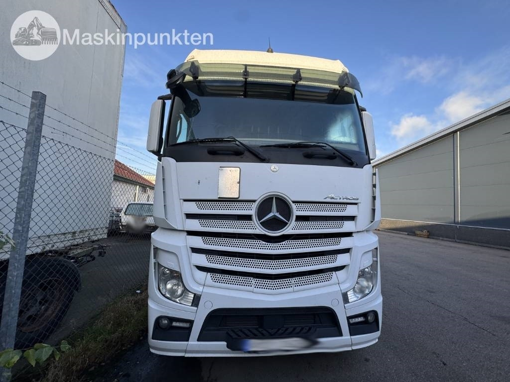 Mercedes-Benz Actros 963-4-D - Cabeza tractora: foto 4 Mercedes-Benz Actros 963-4-D - Cabeza tractora: foto 4