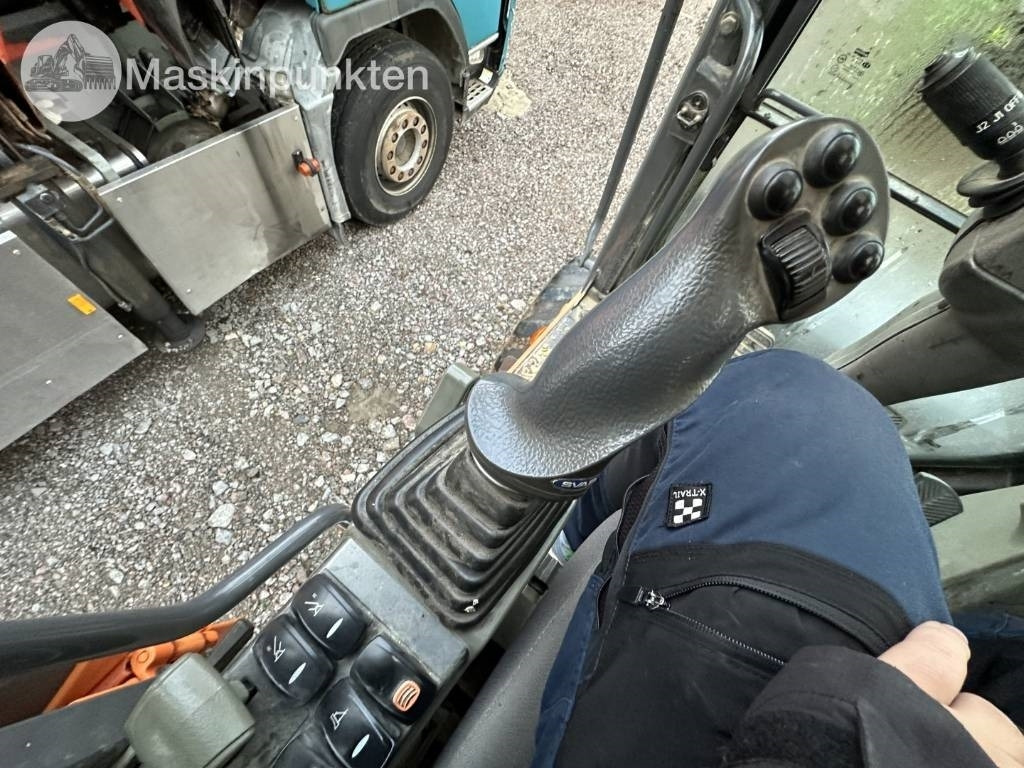 Excavadora de ruedas Doosan DX 140 W med vagn och redskap: foto 17