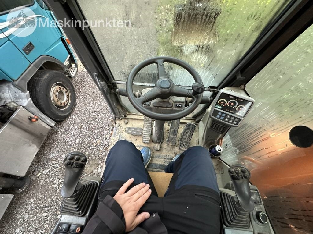 Excavadora de ruedas Doosan DX 140 W med vagn och redskap: foto 16